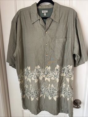 Bugle Boy Original Olive Green Short-Sleeve Button-Up Cream Hawaiian Floral